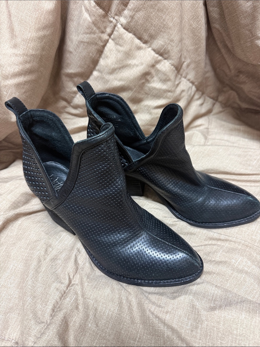 Wittner Gabel Black Perforated Textures Leather Ankle Booties 37